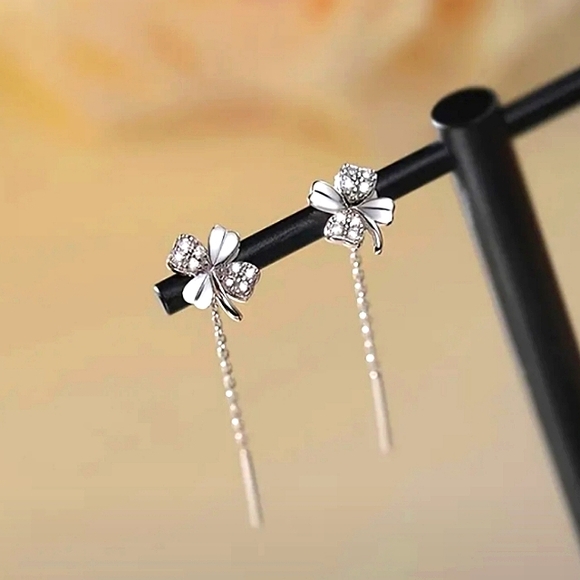 S925 Solid Sterling Silver Clover Invisipost Earrings - Picture 1 of 1